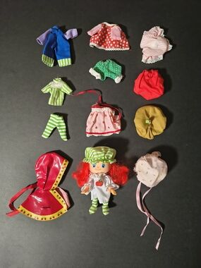 Vintage Strawberry Shortcake Doll In Dress Tights And Hat - 14 Clothing Items